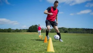 Kỹ Thuật Qua Người Trong Bóng Đá: Bí Quyết Đánh Bại Mọi Hàng Thủ